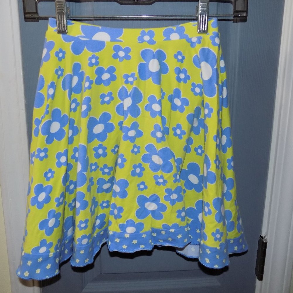 Three Friends Yellow W/Periwinkle Flowers Skort